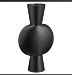 Zwarte metalen vaas, Minder dan 50 cm, Nieuw, Overige materialen, Ophalen of Verzenden