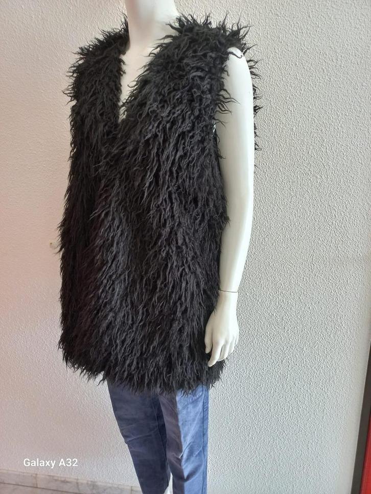 Zwarte bodywarmer van Teddy bont van H&M, maat M, Kleding | Dames, Bodywarmers, Zo goed als nieuw, Maat 38/40 (M), Zwart, Ophalen of Verzenden