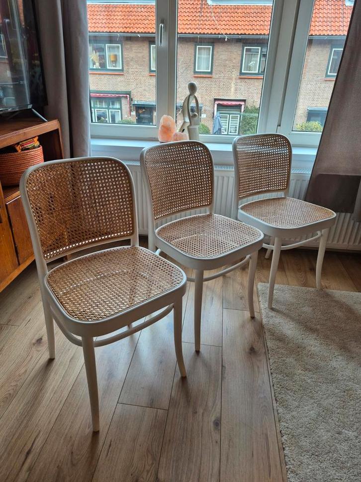 Ton 811 Stoel - Thonet ( nog 2 beschikbaar), Huis en Inrichting, Stoelen, Gebruikt, Drie, Hout, Riet of Rotan, Wit, Ophalen