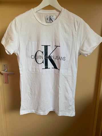 Calvin Klein leuk wit shirt (Maat S) beschikbaar voor biedingen