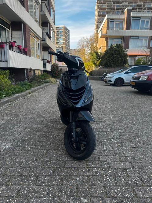 Piaggio Zip 70cc “ZWART”, Fietsen en Brommers, Scooters | Piaggio, Zo goed als nieuw, Zip, Maximaal 45 km/u, Benzine, Ophalen