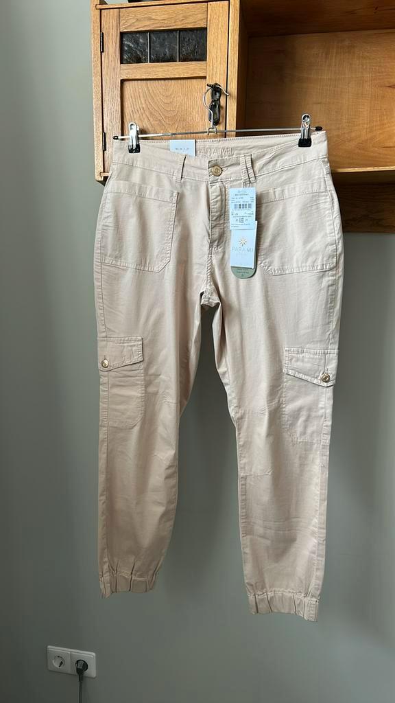 Parami broek nieuw maat 38, Kleding | Dames, Broeken en Pantalons, Zo goed als nieuw, Maat 38/40 (M), Beige, Ophalen of Verzenden