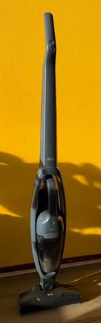 AEG steelstofzuiger met accessoires, Ophalen, Gebruikt, Accessoires