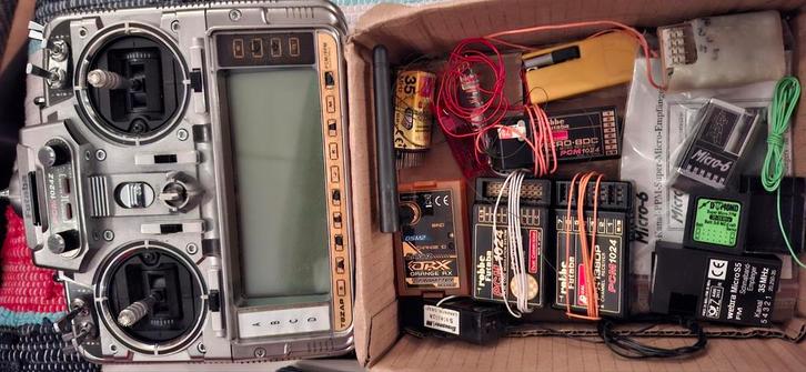 Futaba 9 ZAP 35mhz zender., Hobby en Vrije tijd, Modelbouw | Radiografisch | Vliegtuigen, Zo goed als nieuw, Ophalen of Verzenden