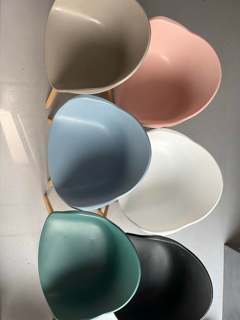 6 eetkamerstoelen, verschillende kleuren, Huis en Inrichting, Stoelen, Ophalen, Overige kleuren, Vijf, Zes of meer stoelen