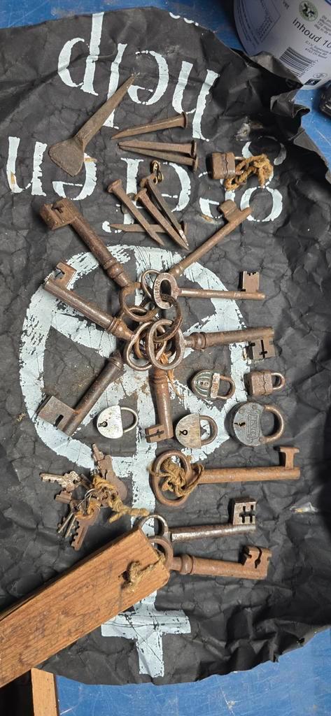 Antieke Sleutels, Sloten & Spijkers, Antiek en Kunst, Antiek | Gereedschap en Instrumenten, Ophalen of Verzenden