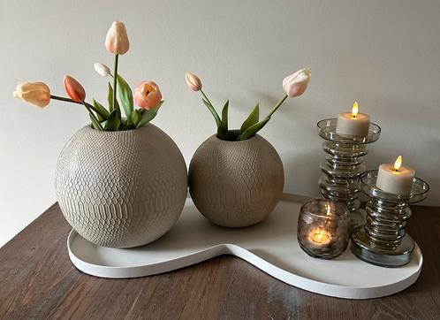 Light en living vazen / potten zandkleur, Huis en Inrichting, Woonaccessoires | Vazen, Overige kleuren, Minder dan 50 cm, Kunststof