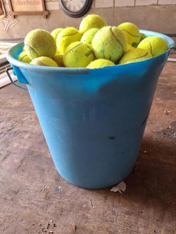 partij gebruikte tennisballen beschikbaar voor biedingen
