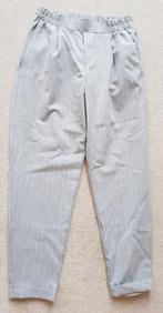 Pantalon grijs met witte strepen Bershka maat S dames broek, Verzenden, Bershka, Zo goed als nieuw, Maat 36 (S)