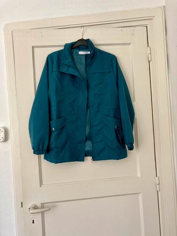 Nieuw!  Tussenjas,  mt 40 dames. Te klein gekocht. beschikbaar voor biedingen