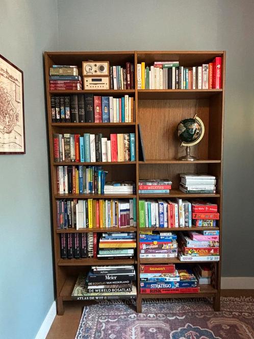 ‘Vintage’ IKEA Stockholm 2008 walnoot boekenkast, Huis en Inrichting, Kasten | Boekenkasten, Gebruikt, 50 tot 100 cm, 25 tot 50 cm