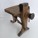 BEAUTIFUL ANTIQUE WOODEN MODEL WORKBENCH SHOEMAKER ORIGINAL, Verzenden