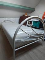 Eenpersoonsbed met matras, Ophalen, Gebruikt, 90 cm, Eenpersoons