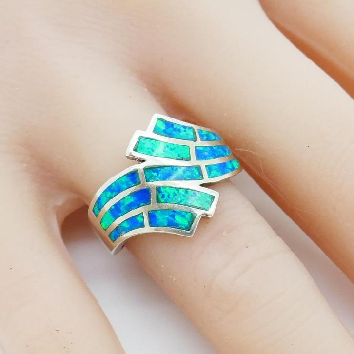 Zilveren ring met opaal, Sieraden, Tassen en Uiterlijk, Ringen, Dame, 18 tot 19, Zilver, Zilver, Met edelsteen, Verzenden