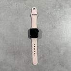 Apple Watch SE 40 MM - nette staat - Roze band Zwarte behuiz, Computers en Software, Overige Computers en Software, Apple, Zo goed als nieuw