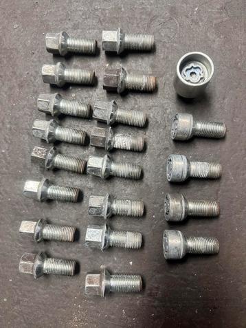 20 wielbouten incl 4 slotbouten M14 audi a3 beschikbaar voor biedingen