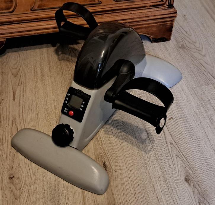 Te koop ini trainer 47 x 26 x 26 cm, Sport en Fitness, Fitnessapparatuur, Zo goed als nieuw, Hometrainer, Benen, Borst, Rug, Metaal