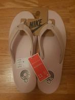 Nike Bella Kai Thong barely rose/DK smoke grey - maat 43, Kleding | Dames, Slippers, Nike, Nieuw, Ophalen of Verzenden