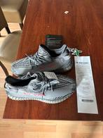 yeezy 350 boost 1 op 1 maat 44, Ophalen of Verzenden, Zo goed als nieuw, Zwart