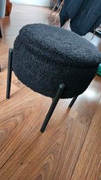 Zwart poefje met deksel, Ophalen, Minder dan 50 cm, Rond, Minder dan 50 cm