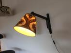 Vintage wandlamp. Met bloem motief kap. Jaren 60/70, Huis en Inrichting, Lampen | Wandlampen, Ophalen of Verzenden, Zo goed als nieuw