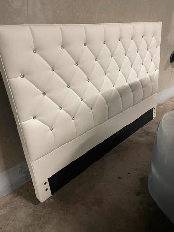 GRATIS hoodbord voor een bed van 160 m breed