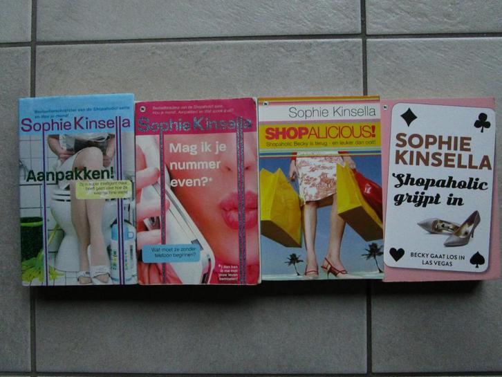 4x SOPHIE KINSELLA á 1 euro of alle 4 voor 3 euro !, Boeken, Chicklit, Zo goed als nieuw, Ophalen of Verzenden