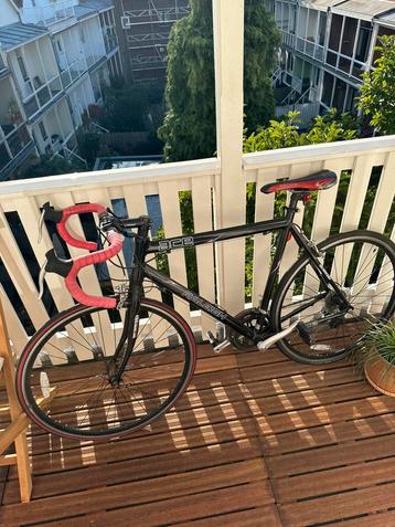Raleigh wielrenfiets racefiets beschikbaar voor biedingen