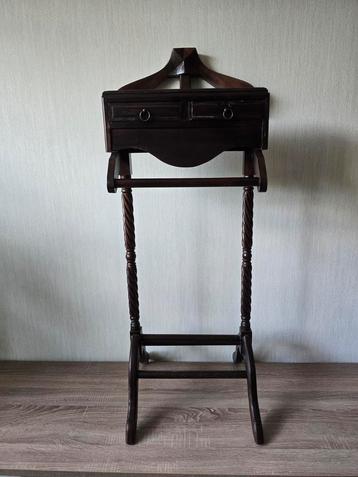 Vintage houten Dressboy / Kledingrek beschikbaar voor biedingen
