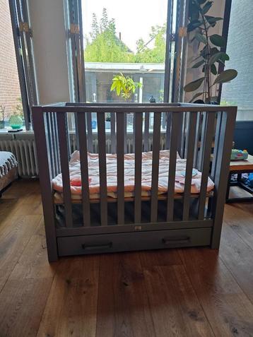 Box TWF Laura met lade antraciet, inclusief 3 boxkleden beschikbaar voor biedingen