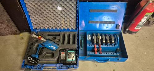 Uponor accu perstang UP110 Met 5 persbekken, Doe-het-zelf en Verbouw, Gereedschap | Overige machines, Zo goed als nieuw, Ophalen