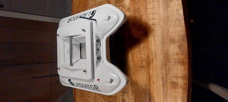 Gladiator xl voerboot, Watersport en Boten, Hengelsport | Karpervissen, Zo goed als nieuw, Overige typen, Ophalen