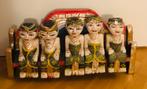 Balinese houten poppetjes op bank, Antiek en Kunst, Ophalen