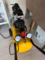 Stanley stille compressor 25L met slang, Doe-het-zelf en Verbouw, Compressors, Ophalen, 6 tot 10 bar, Zo goed als nieuw, Minder dan 200 liter/min
