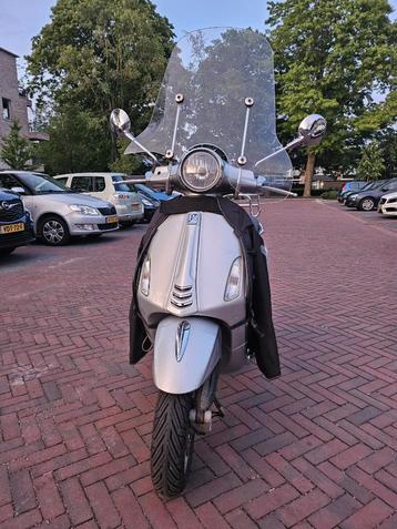 Vespa Primavera | Metallic Grey | Geel Kenteken beschikbaar voor biedingen