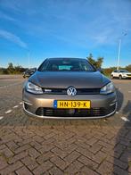 Volkswagen Golf 1.4 TSI GTE 204pk 5D DSG 2015 Grijs Pano, Auto's, Volkswagen, 4 cilinders, USB, 1395 cc, 1499 kg