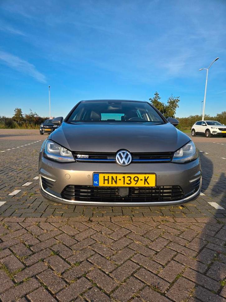 Volkswagen Golf 1.4 TSI GTE 204pk 5D DSG 2015 Grijs Pano, Auto's, Volkswagen, Particulier, Golf, ABS, Achteruitrijcamera, Adaptieve lichten