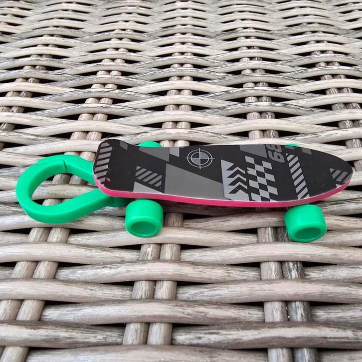 Hot Wheels Skateboard sleutelhanger Mc Donald Happy Meal, Kinderen en Baby's, Speelgoed | Overig, Nieuw, Jongen of Meisje, Ophalen of Verzenden