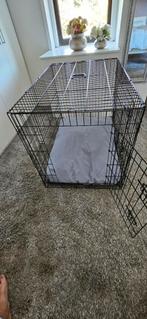 Grote zwarte hondenbench met kussen, mtn 105x70, Dieren en Toebehoren, Ophalen, Zo goed als nieuw, 75 tot 110 cm, 100 cm of meer