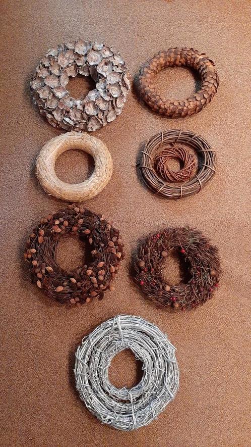 MOOIE SET VAN 10 NIEUWE EN ZGAN KRANSEN ( IN 1 KOOP!!!), Huis en Inrichting, Woonaccessoires | Kransen, Zo goed als nieuw, Ophalen