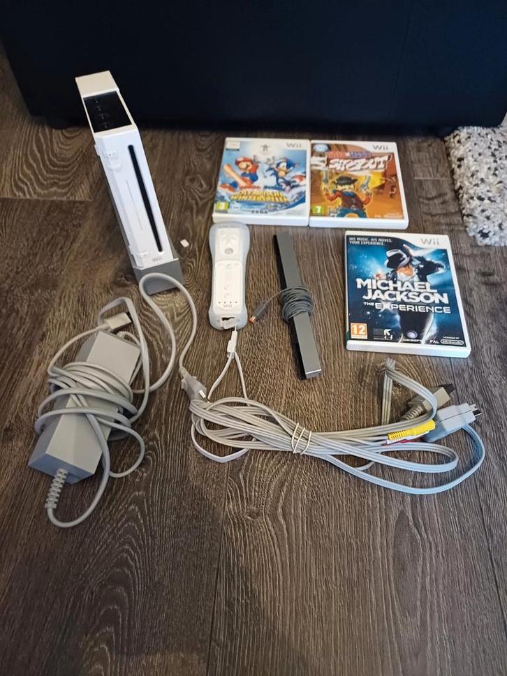 Nintendo Wii inclusief 5 spellen, Spelcomputers en Games, Spelcomputers | Nintendo Wii, Gebruikt, Met 1 controller, Met games
