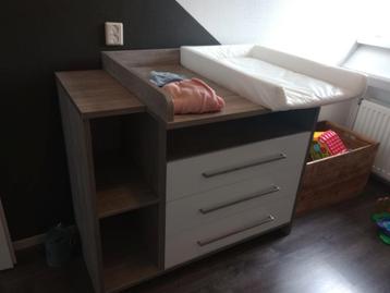 Commode + ledikant en toebehoren beschikbaar voor biedingen