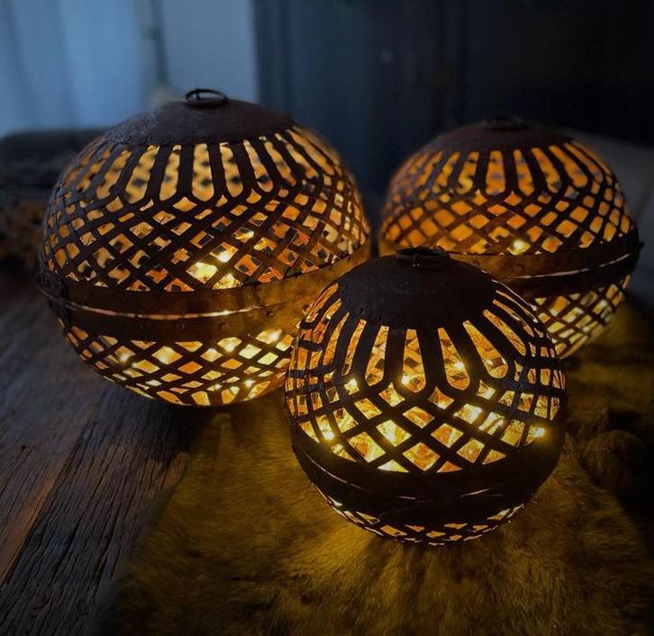 Metalen sfeerbal roest, Huis en Inrichting, Woonaccessoires | Overige, Nieuw, Ophalen of Verzenden