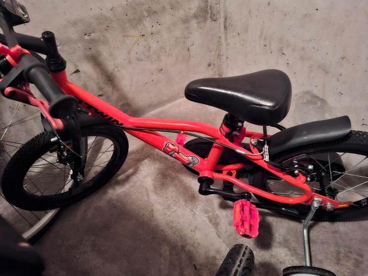AANBIEDING!!!!Sportieve kinderfiets Van €229 naar €90, Fietsen en Brommers, Fietsen | Jongens, Gebruikt, 16 inch, Handrem, Ophalen of Verzenden
