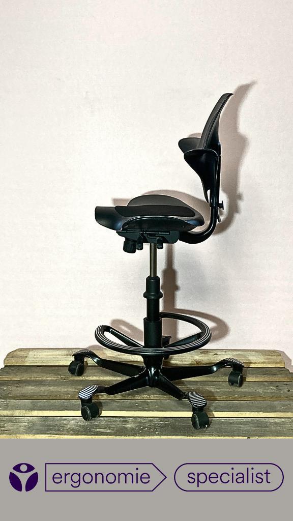 HÅG Capisco Puls 8010 extra hoog, Huis en Inrichting, Bureaustoelen, Gebruikt, Bureaustoel, Zwart, Ergonomisch, Ophalen of Verzenden