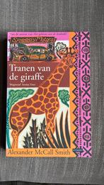 Alexander McCall Smith - tranen van de giraffe, Boeken, Ophalen of Verzenden, Zo goed als nieuw