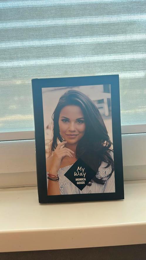 Monica Geuze - My way, Boeken, Mode, Zo goed als nieuw, Mode algemeen, Ophalen of Verzenden