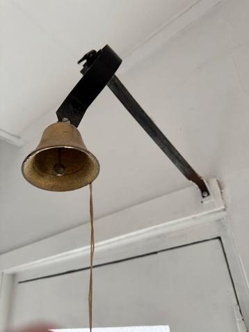 Antieke originele mechanische deurbel uit jaren ’30 beschikbaar voor biedingen