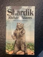 Shardik - Richard Adams, Boeken, Ophalen of Verzenden, Gelezen, Nederland