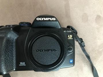 Canon AE-1 reflex camera met diverse objectieven beschikbaar voor biedingen